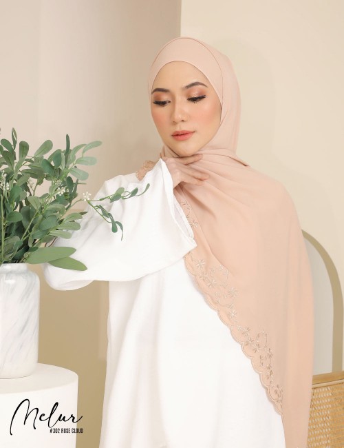 MELUR EMBROIDERY SHAWL (ROSE CLOUD) 302